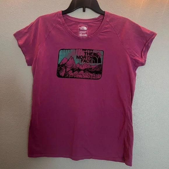 The North Face Women's Graphic Tee L Slim Fit